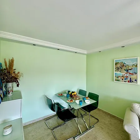 2 Pieces Proche Golden דירה